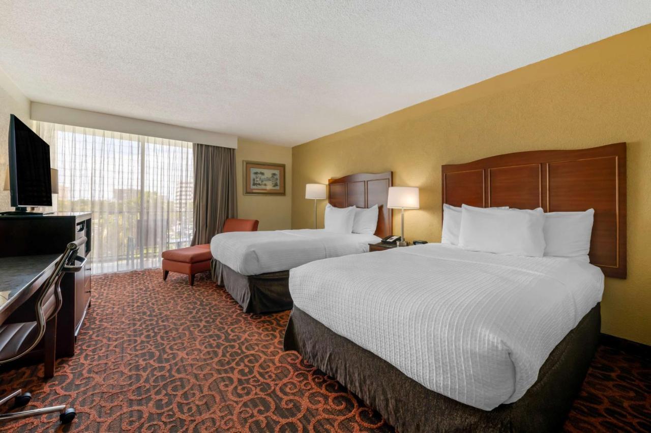 Best Western Plus Windsor North Miami